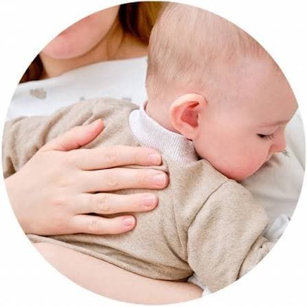 Régurgitations, reflux et RGO de bébé : normal ou pas ?
